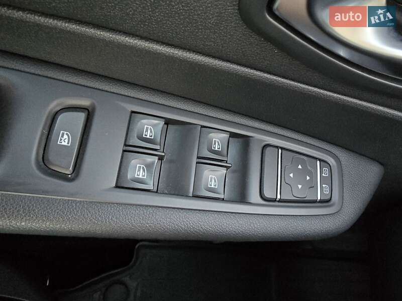 Внедорожник / Кроссовер Renault Captur 2019 в Киеве