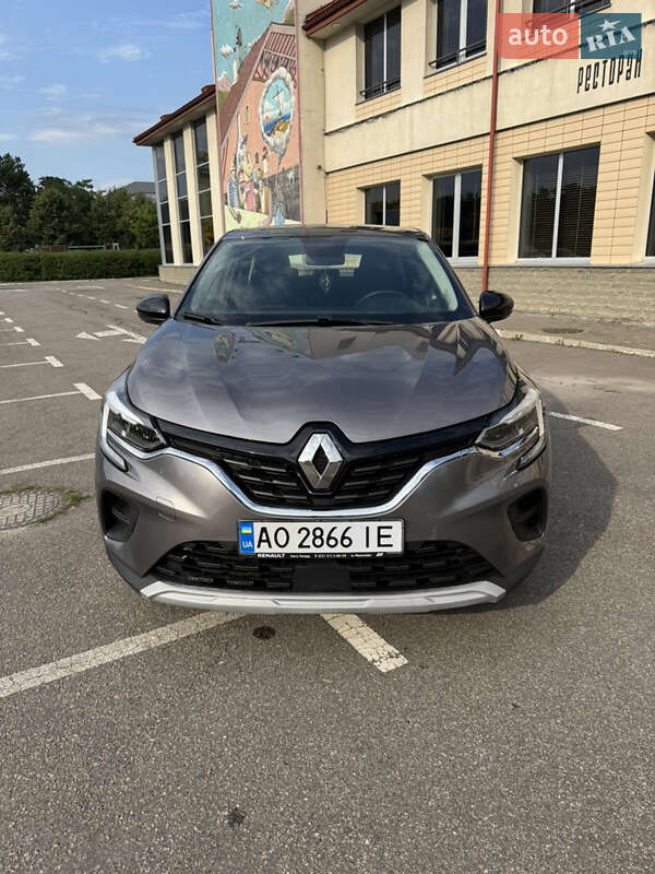 Внедорожник / Кроссовер Renault Captur 2023 в Киеве