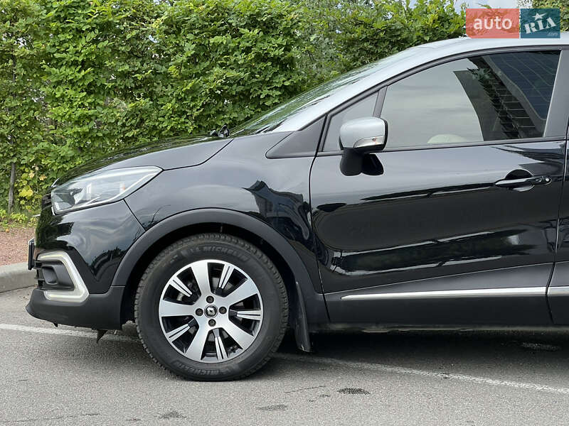 Внедорожник / Кроссовер Renault Captur 2019 в Киеве