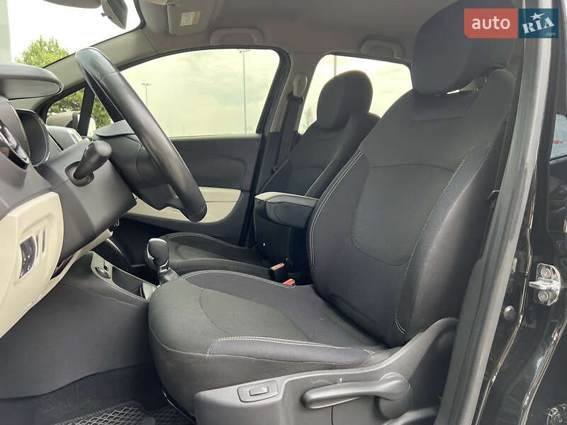 Внедорожник / Кроссовер Renault Captur 2019 в Киеве