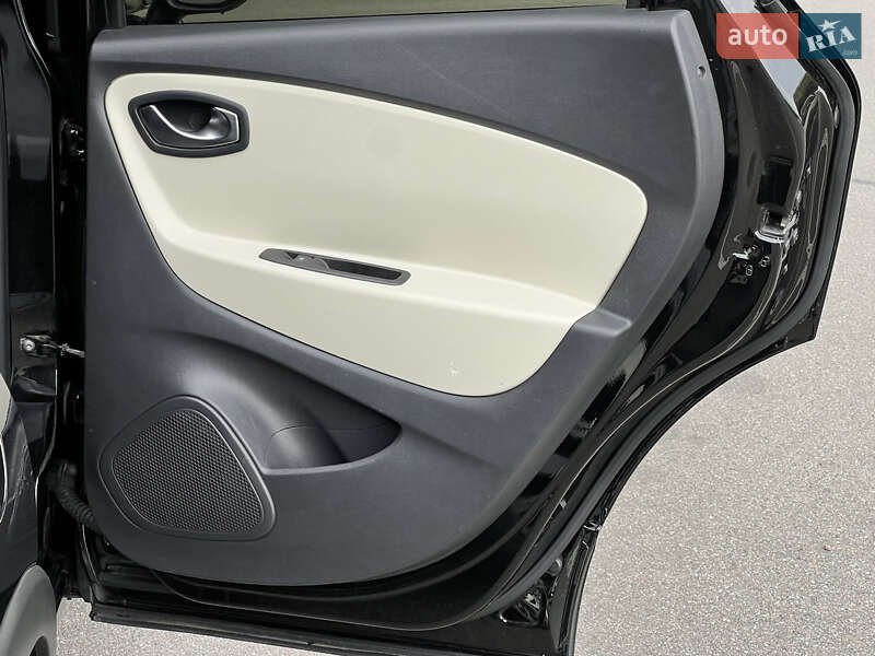 Внедорожник / Кроссовер Renault Captur 2019 в Киеве
