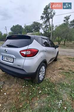 Внедорожник / Кроссовер Renault Captur 2017 в 