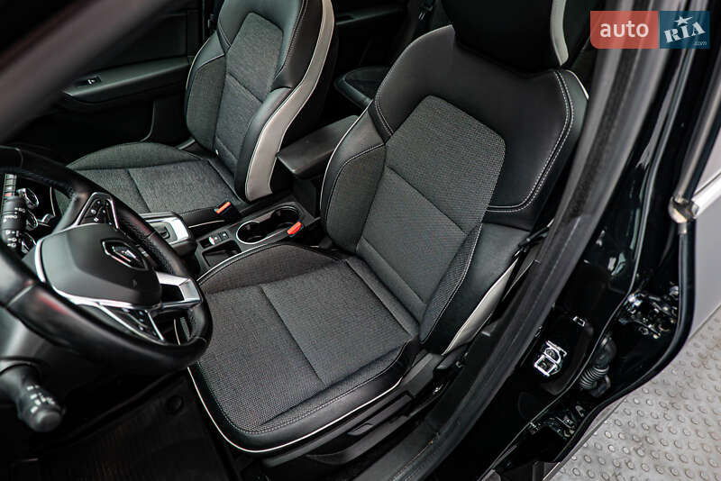 Внедорожник / Кроссовер Renault Captur 2021 в Киеве