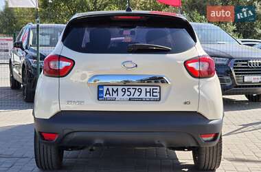 Внедорожник / Кроссовер Renault Captur 2015 в 