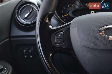 Внедорожник / Кроссовер Renault Captur 2015 в 