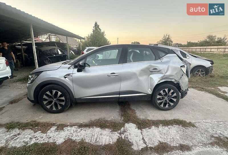 Внедорожник / Кроссовер Renault Captur 2023 в Каменском