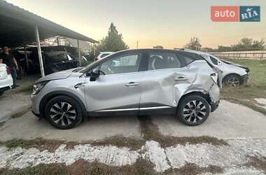 Внедорожник / Кроссовер Renault Captur 2023 в 