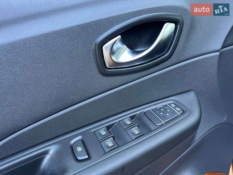 Внедорожник / Кроссовер Renault Captur 2017 в Хмельницком фото 13 Внедорожник / Кроссовер Renault Captur 2017 в Хмельницком