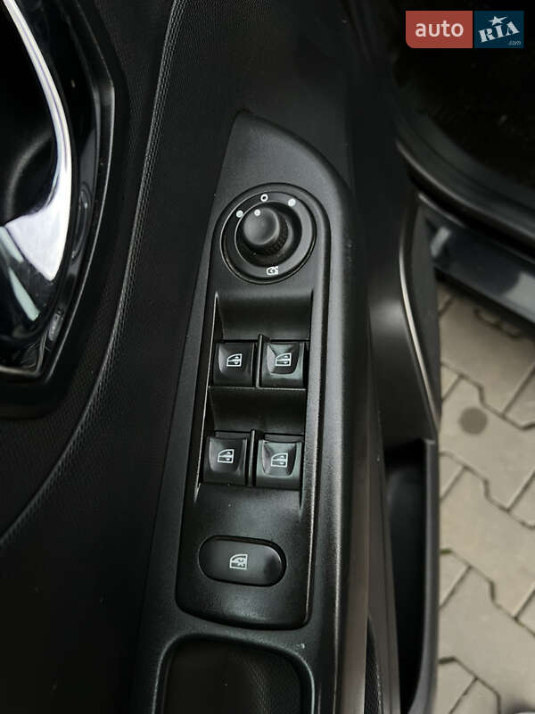Внедорожник / Кроссовер Renault Captur 2014 в Млинове фото 13 Внедорожник / Кроссовер Renault Captur 2014 в Млинове