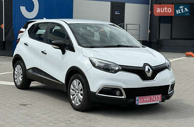 Позашляховик / Кросовер Renault Captur 2015 в 