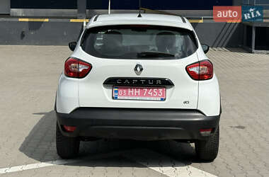 Позашляховик / Кросовер Renault Captur 2015 в 