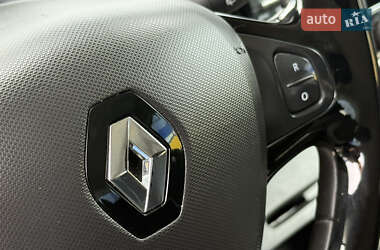Позашляховик / Кросовер Renault Captur 2015 в 