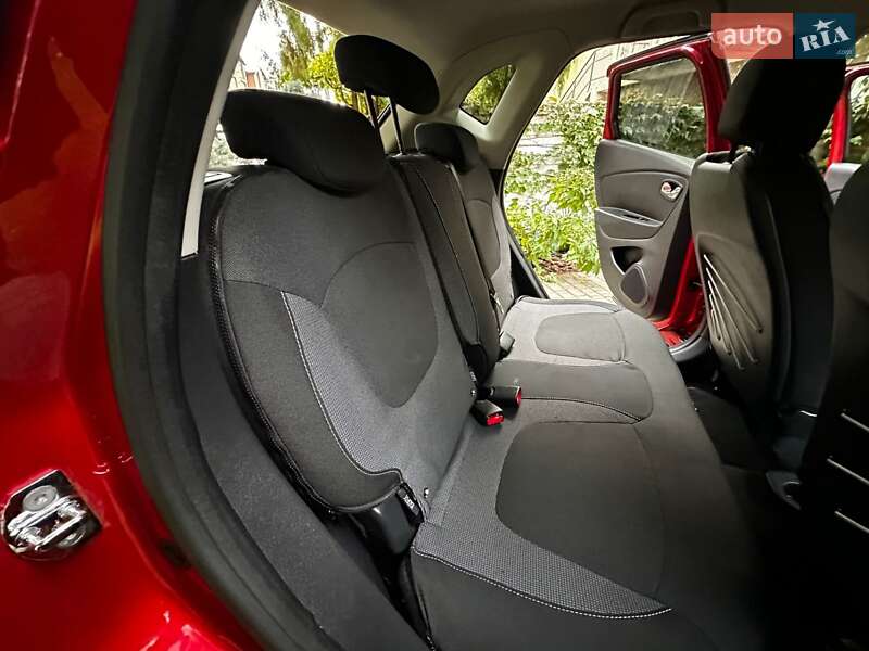Внедорожник / Кроссовер Renault Captur 2016 в Львове