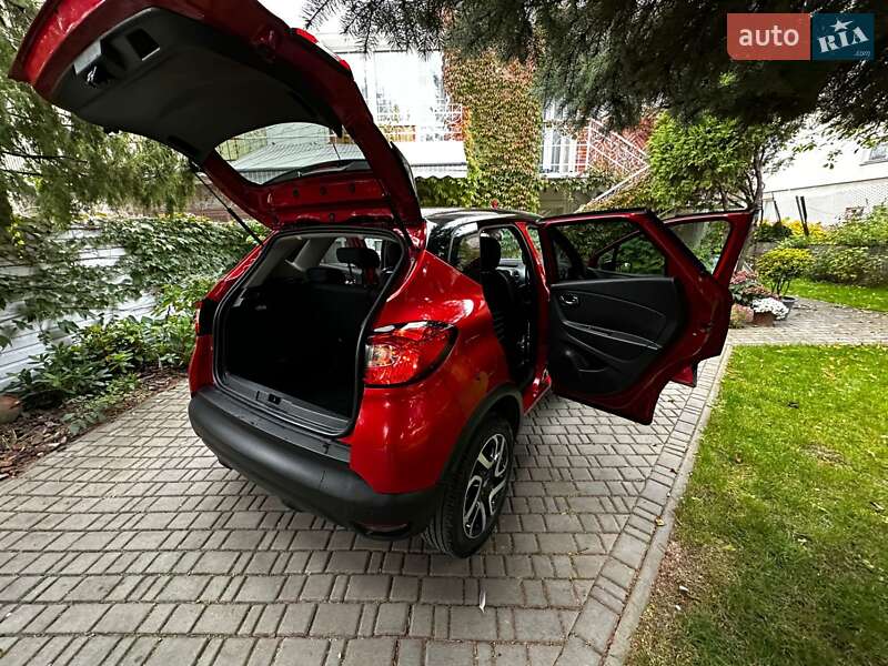 Внедорожник / Кроссовер Renault Captur 2016 в Львове
