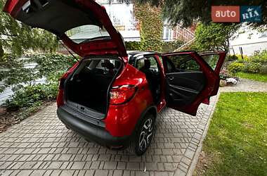Внедорожник / Кроссовер Renault Captur 2016 в 