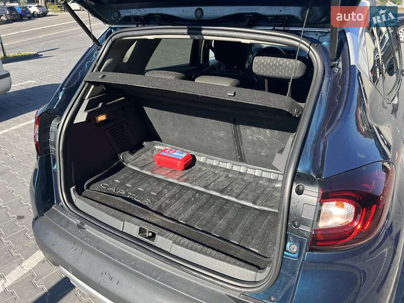 Внедорожник / Кроссовер Renault Captur 2018 в Ужгороде