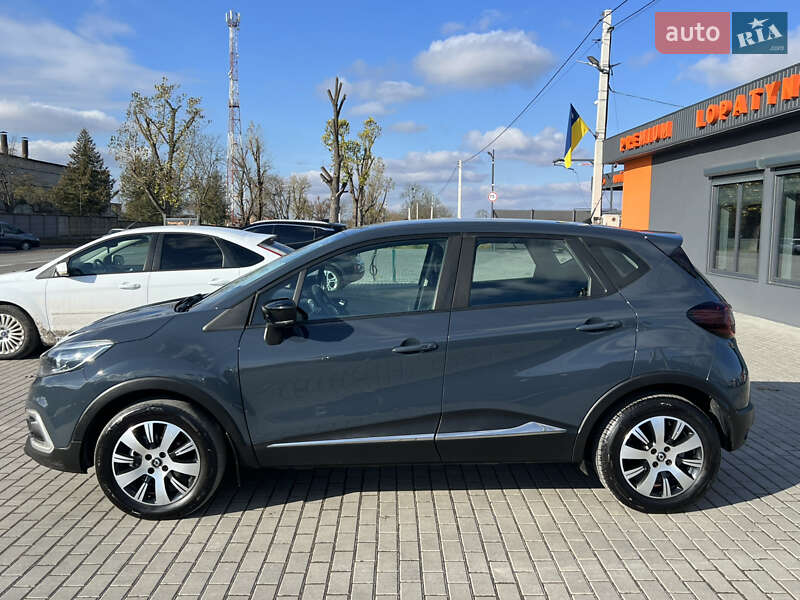 Внедорожник / Кроссовер Renault Captur 2018 в Лопатине