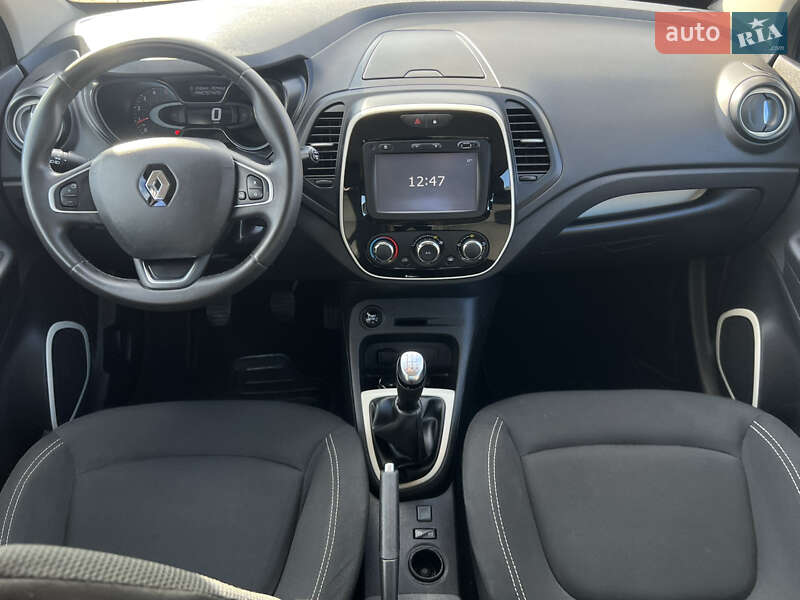 Внедорожник / Кроссовер Renault Captur 2018 в Лопатине