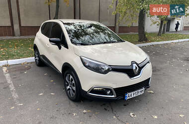 Внедорожник / Кроссовер Renault Captur 2016 в Киеве