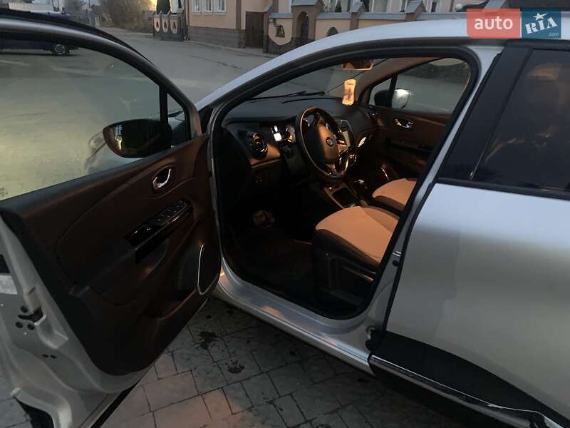 Позашляховик / Кросовер Renault Captur 2015 в Львові