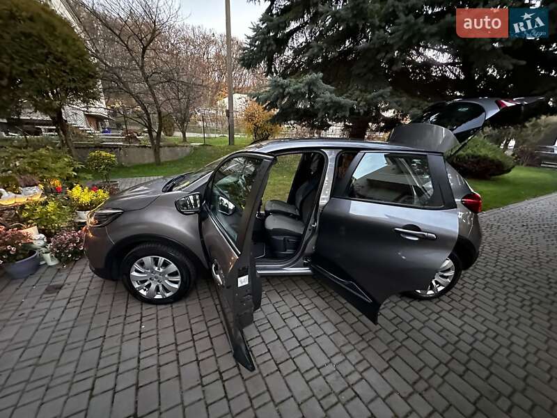 Внедорожник / Кроссовер Renault Captur 2015 в Львове