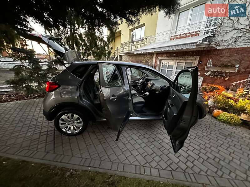 Внедорожник / Кроссовер Renault Captur 2015 в Львове