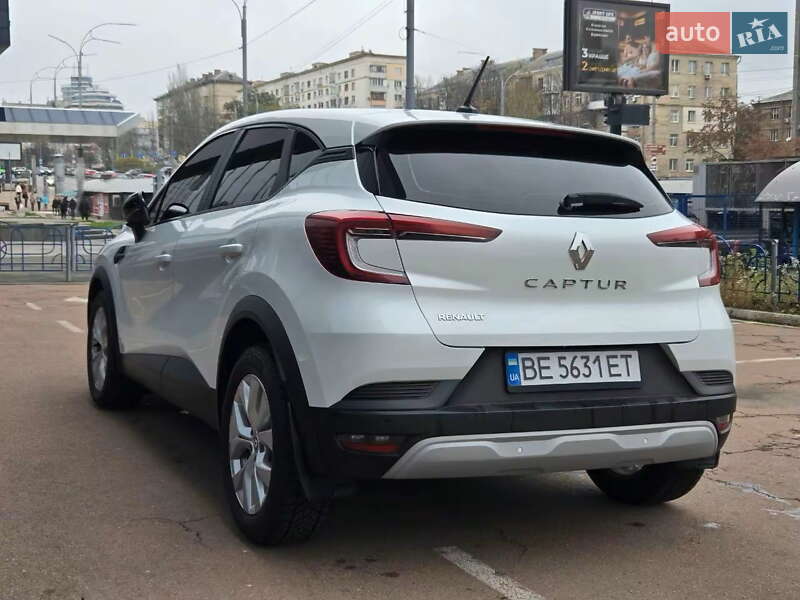 Внедорожник / Кроссовер Renault Captur 2021 в Киеве