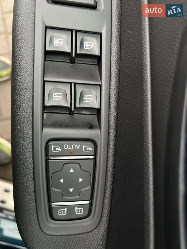 Внедорожник / Кроссовер Renault Captur 2019 в Тернополе