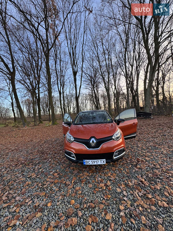 Позашляховик / Кросовер Renault Captur 2015 в Самборі