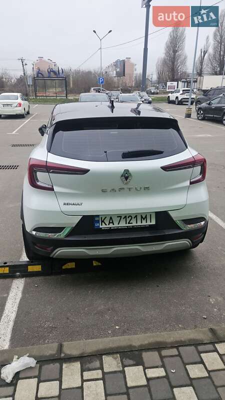 Внедорожник / Кроссовер Renault Captur 2023 в Киеве