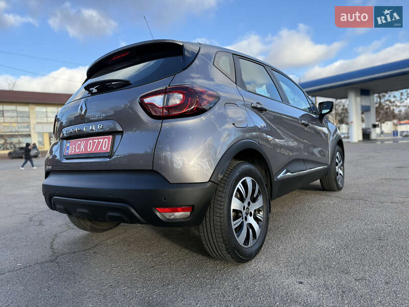 Внедорожник / Кроссовер Renault Captur 2020 в Днепре
