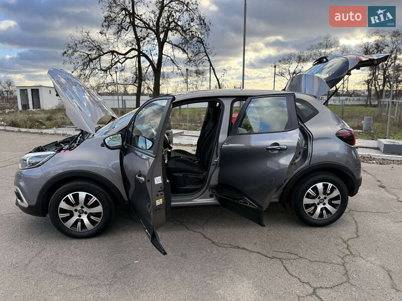 Внедорожник / Кроссовер Renault Captur 2020 в Днепре