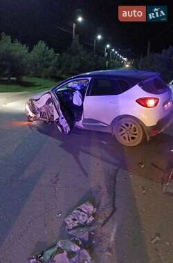 Позашляховик / Кросовер Renault Captur 2016 в Одесі