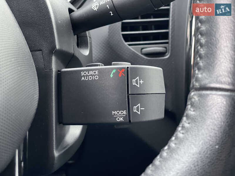 Позашляховик / Кросовер Renault Captur 2013 в Бердичеві фото 50 Позашляховик / Кросовер Renault Captur 2013 в Бердичеві