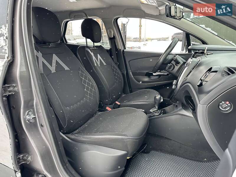 Позашляховик / Кросовер Renault Captur 2016 в Києві фото 12 Позашляховик / Кросовер Renault Captur 2016 в Києві
