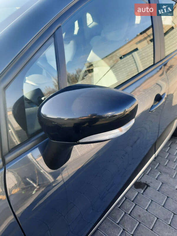 Внедорожник / Кроссовер Renault Captur 2019 в Одессе