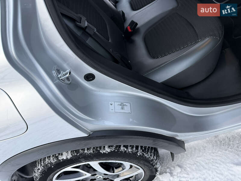 Внедорожник / Кроссовер Renault Captur 2016 в Днепре