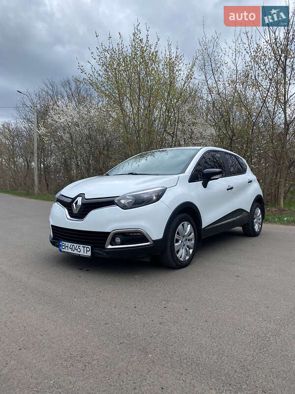 Внедорожник / Кроссовер Renault Captur 2015 в Великодолинском