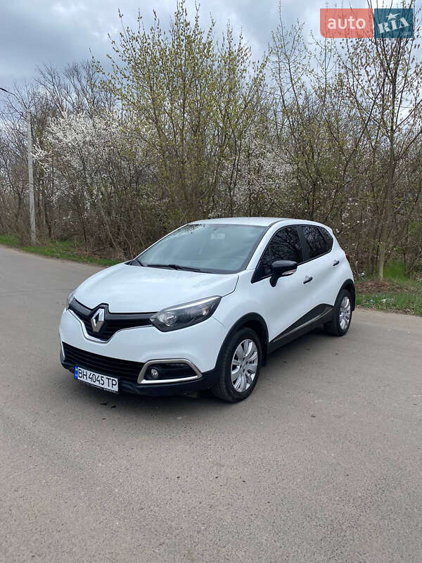 Внедорожник / Кроссовер Renault Captur 2015 в Великодолинском