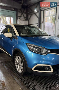 Внедорожник / Кроссовер Renault Captur 2016 в Киеве