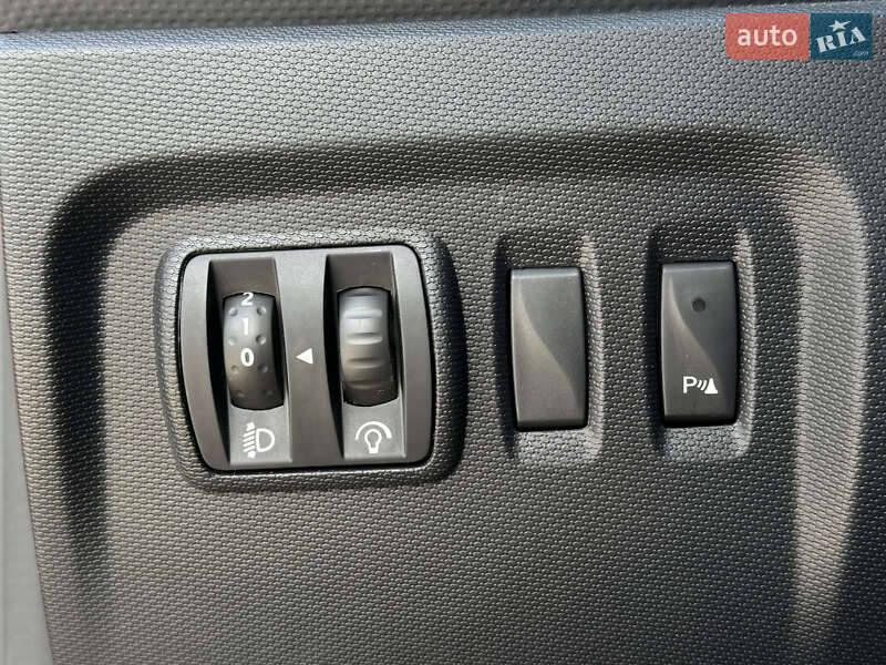 Позашляховик / Кросовер Renault Captur 2015 в Харкові