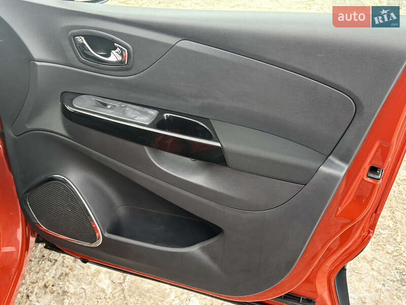 Внедорожник / Кроссовер Renault Captur 2016 в Днепре