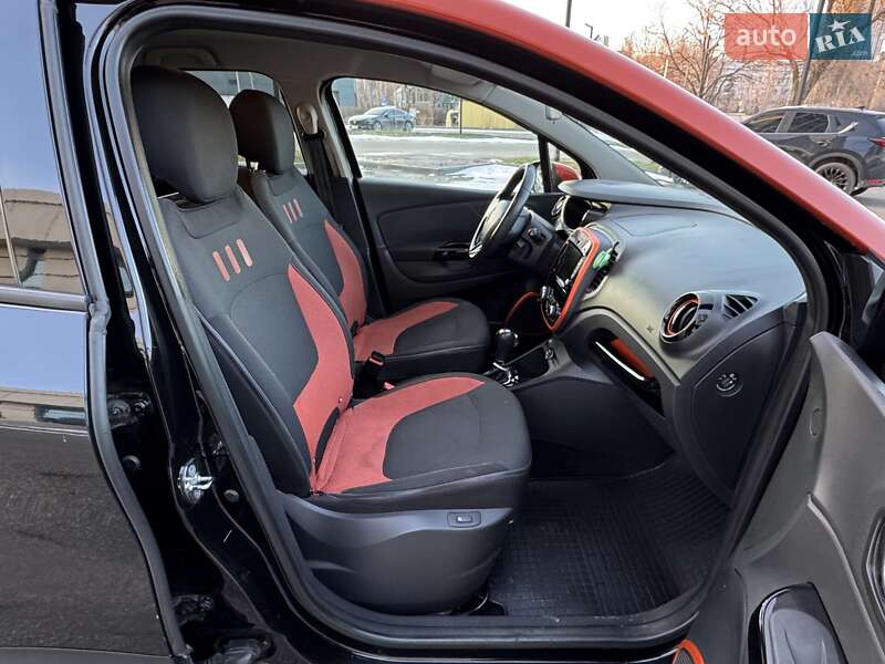 Позашляховик / Кросовер Renault Captur 2013 в Дніпрі