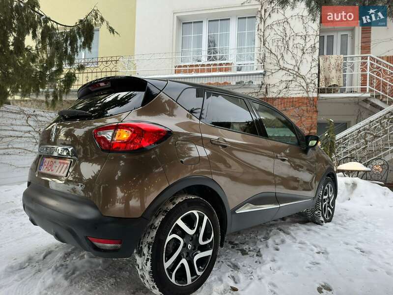 Позашляховик / Кросовер Renault Captur 2016 в Львові
