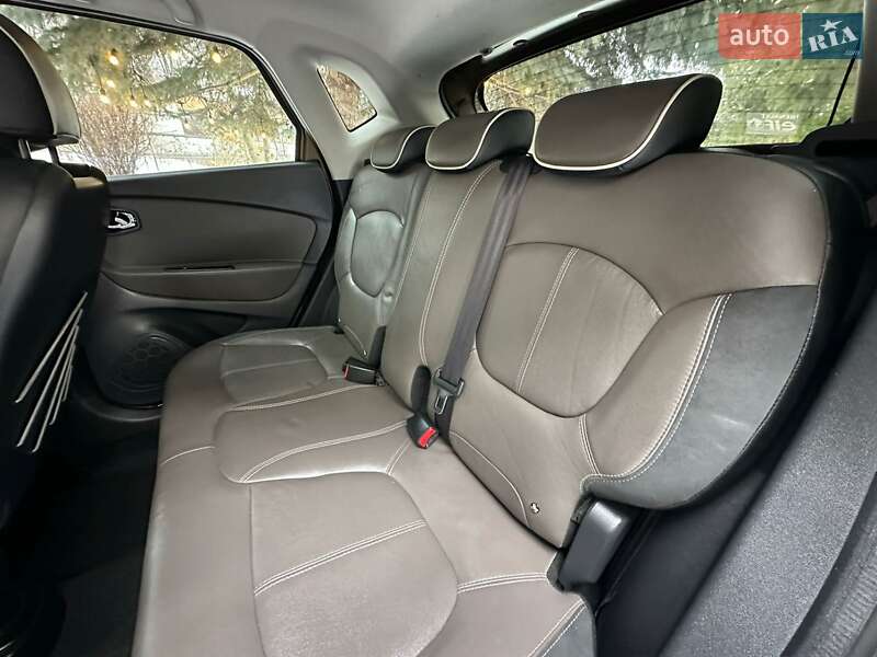 Позашляховик / Кросовер Renault Captur 2016 в Львові