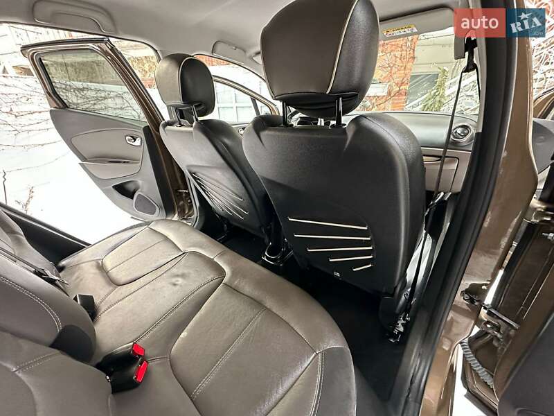 Позашляховик / Кросовер Renault Captur 2016 в Львові