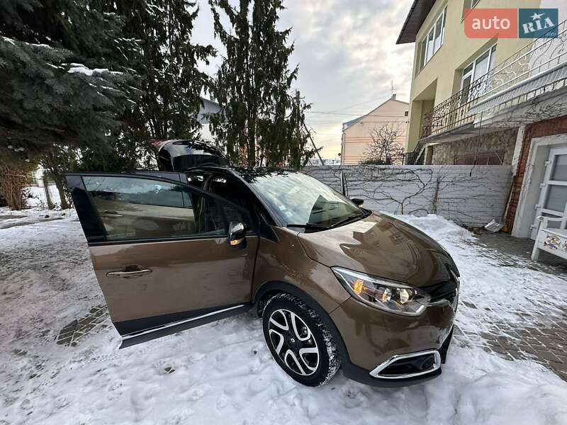 Позашляховик / Кросовер Renault Captur 2016 в Львові