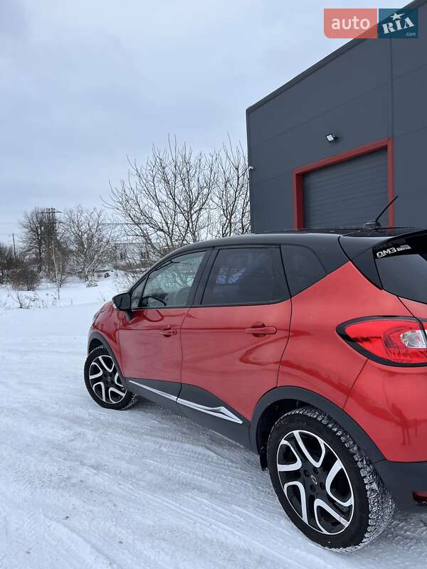 Внедорожник / Кроссовер Renault Captur 2015 в Барышевке