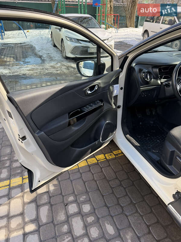 Позашляховик / Кросовер Renault Captur 2015 в Хмельницькому