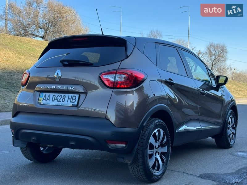 Позашляховик / Кросовер Renault Captur 2015 в Києві